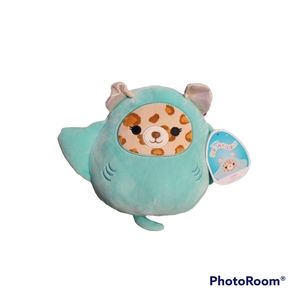 LEXIE IN STINGRAY COSTUME. Squishmallow 8" NWT